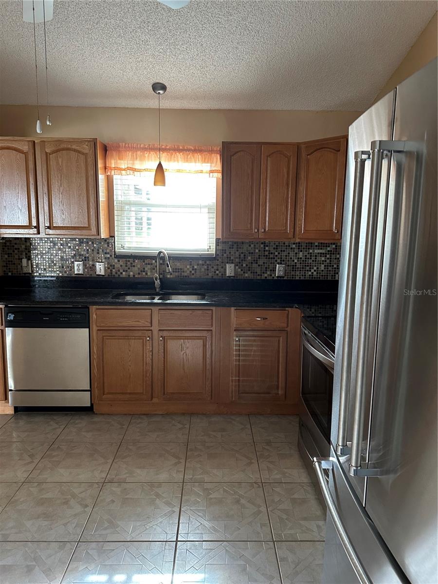 917 CAMINO DEL REY DR, LADY LAKE, FL, 32159