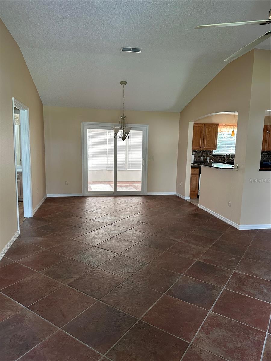 917 CAMINO DEL REY DR, LADY LAKE, FL, 32159