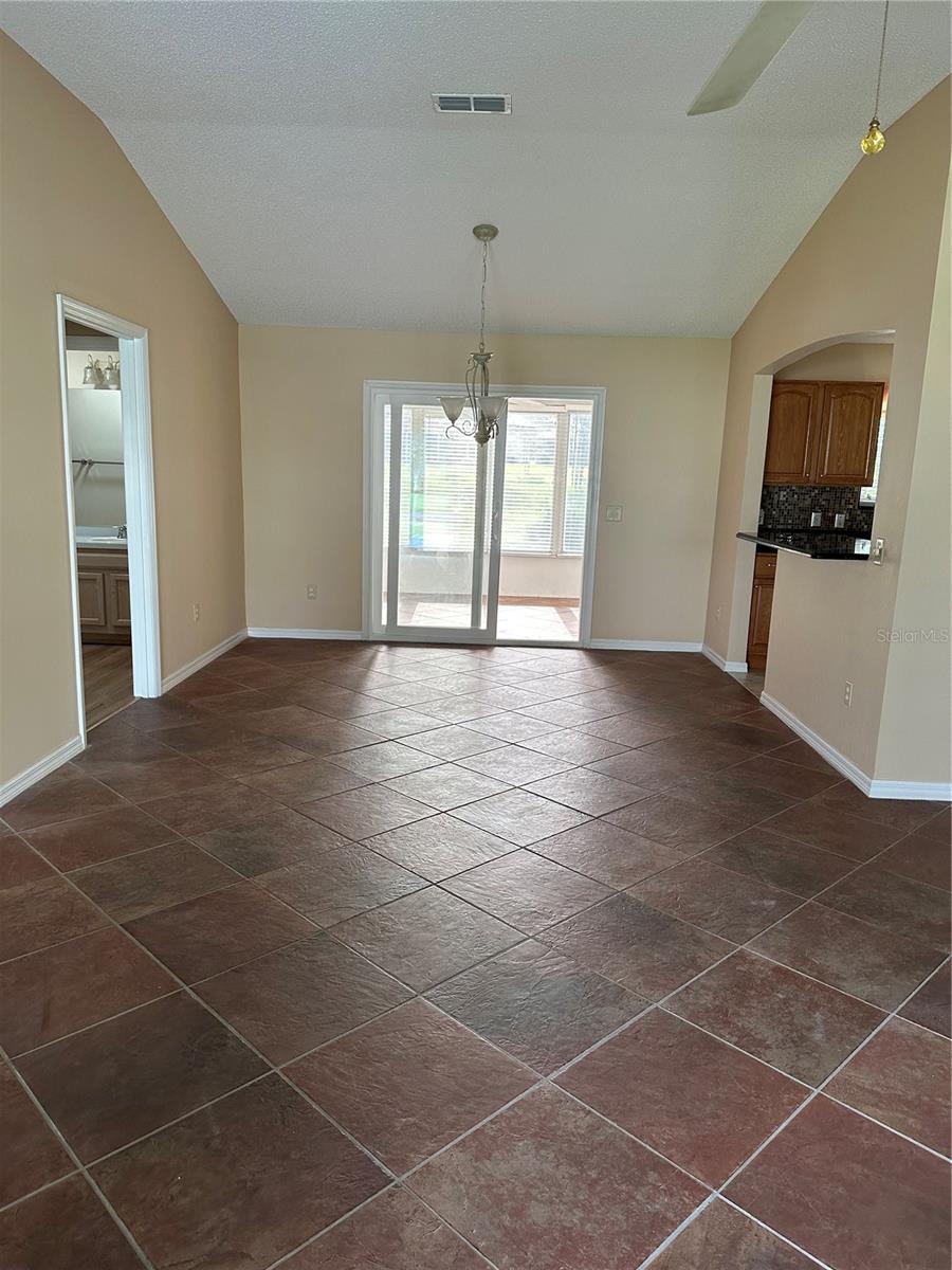 917 CAMINO DEL REY DR, LADY LAKE, FL, 32159