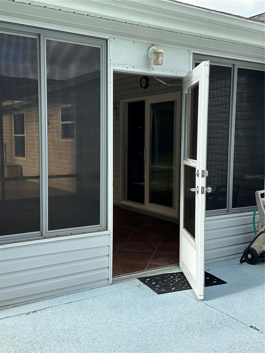 917 CAMINO DEL REY DR, LADY LAKE, FL, 32159