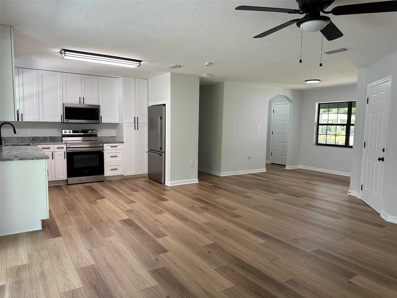 1008 N BRACEWELL DR, PLANT CITY, FL, 33563