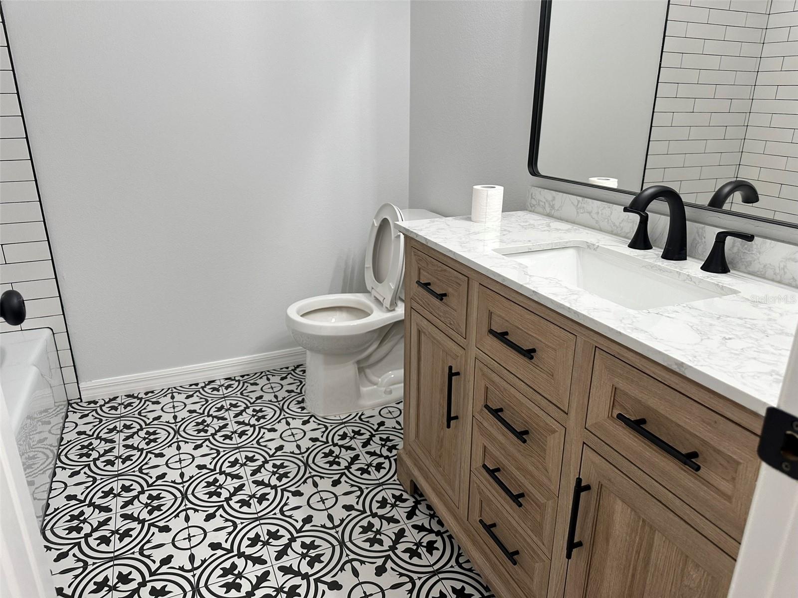 1008 N BRACEWELL DR, PLANT CITY, FL, 33563