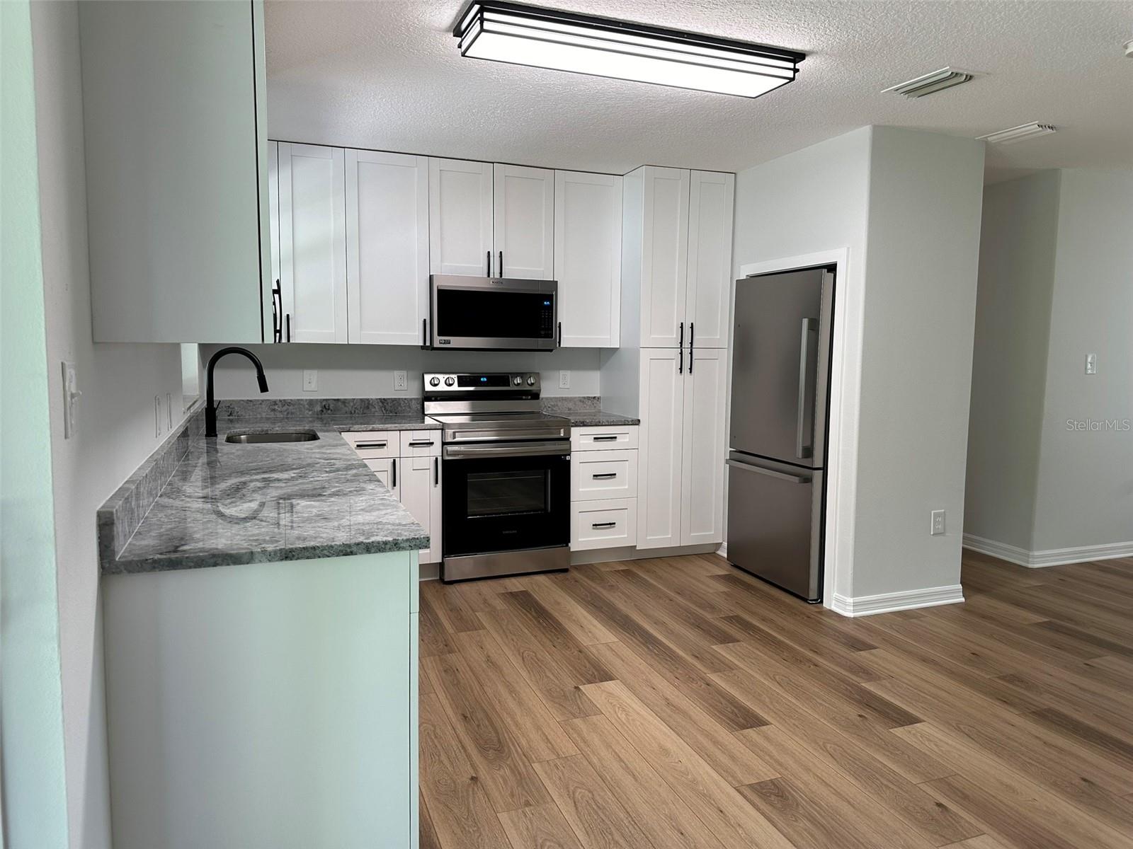 1008 N BRACEWELL DR, PLANT CITY, FL, 33563