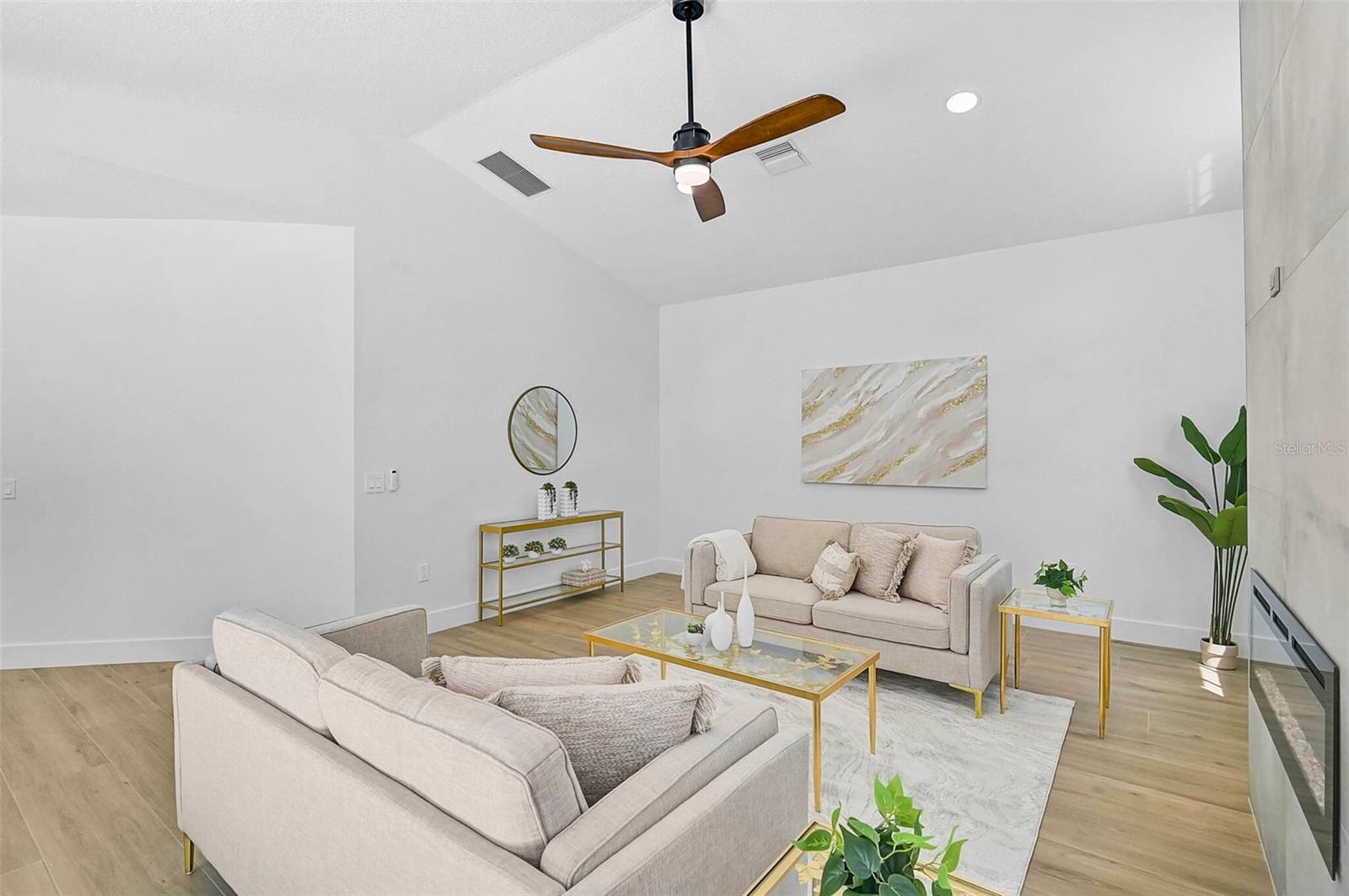 A4664625 Property Photo