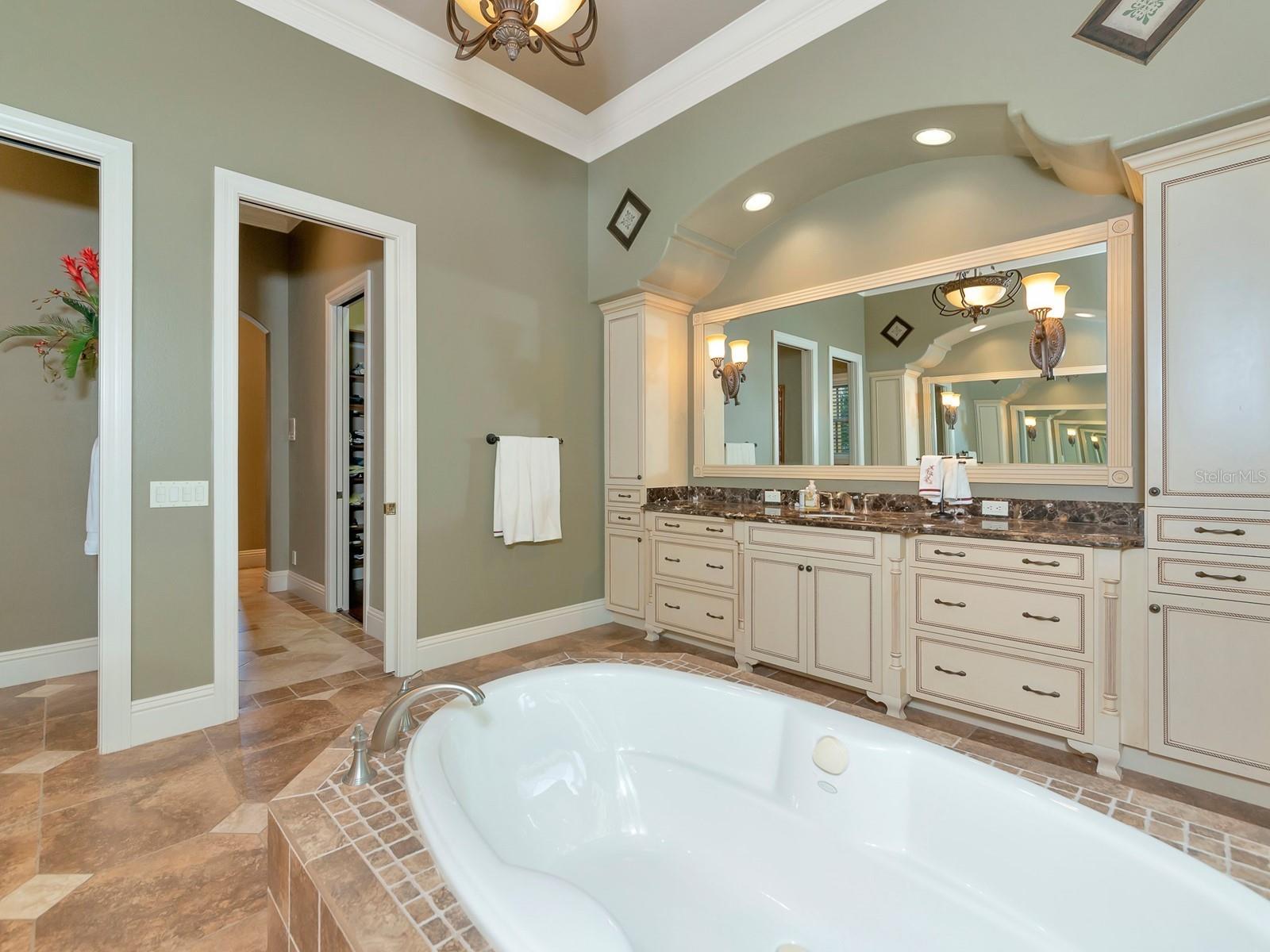 A4664635 Property Photo