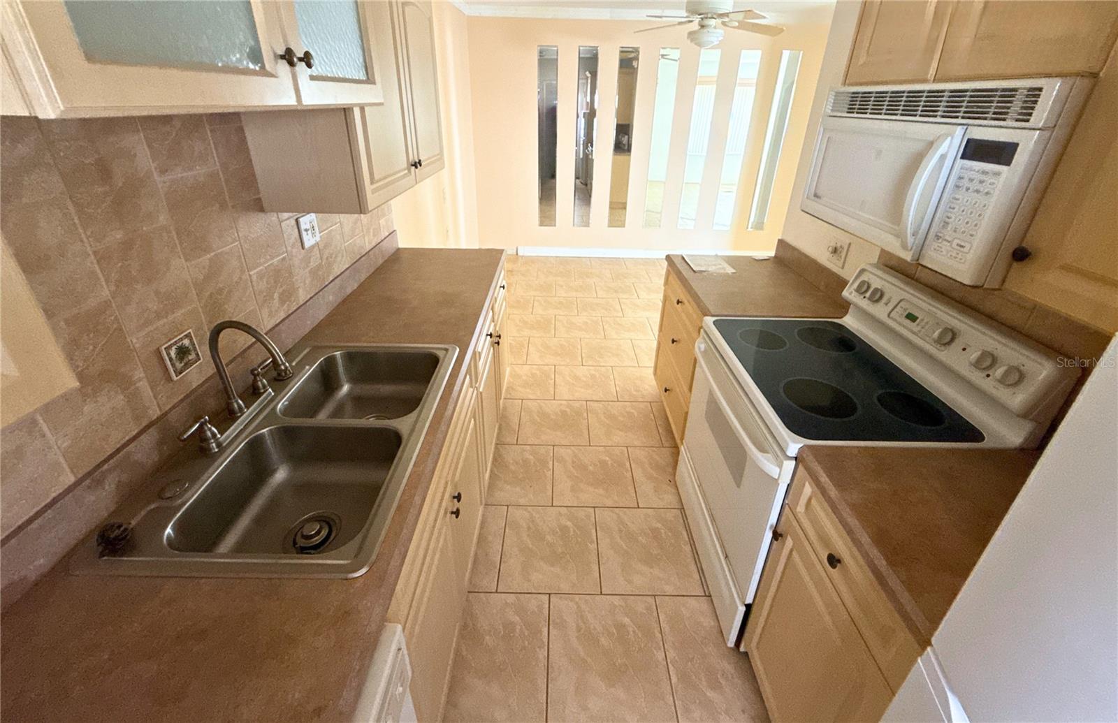 765 JOHN RINGLING BLVD #32, SARASOTA, FL, 34236