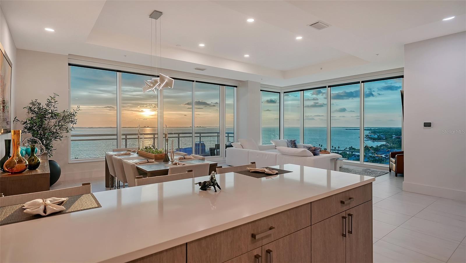 540 N TAMIAMI TRL #1702, SARASOTA, FL, 34236