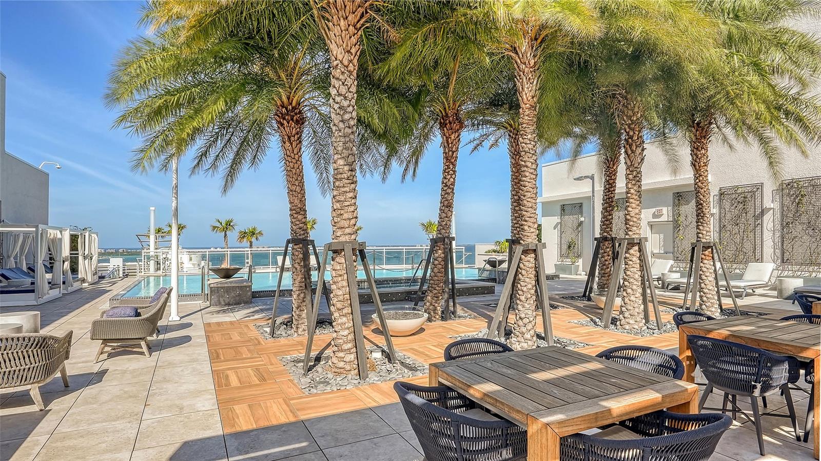 540 N TAMIAMI TRL #1702, SARASOTA, FL, 34236