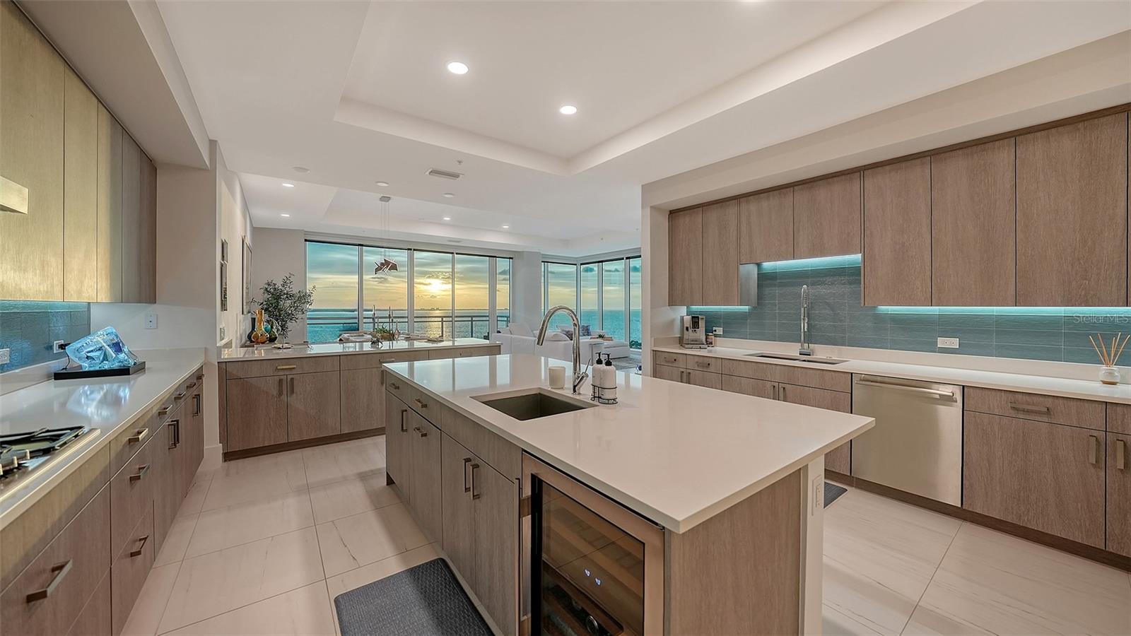 540 N TAMIAMI TRL #1702, SARASOTA, FL, 34236