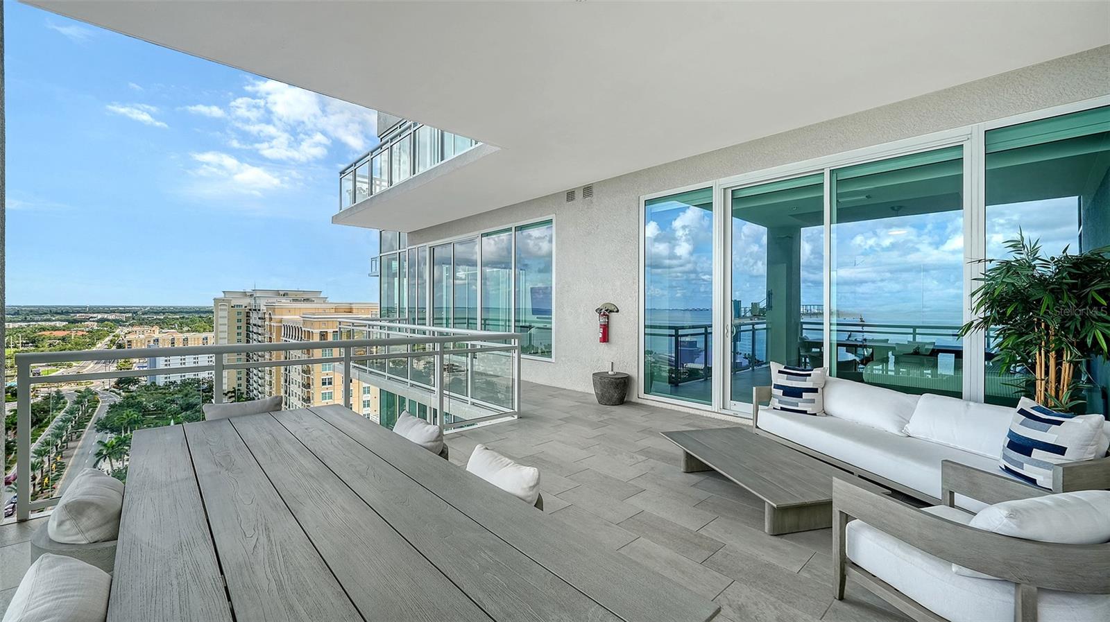 540 N TAMIAMI TRL #1702, SARASOTA, FL, 34236