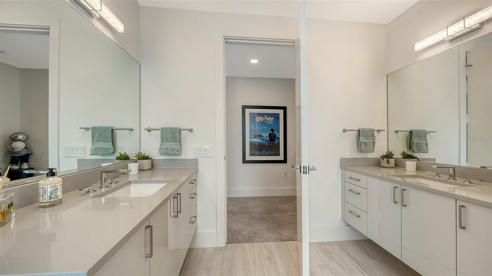 540 N TAMIAMI TRL #1702, SARASOTA, FL, 34236