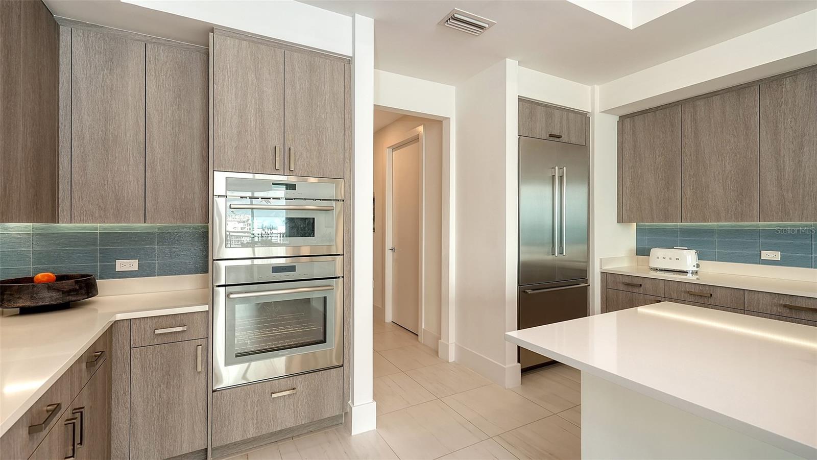 540 N TAMIAMI TRL #1702, SARASOTA, FL, 34236