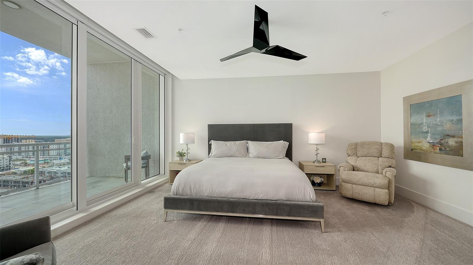 540 N TAMIAMI TRL #1702, SARASOTA, FL, 34236