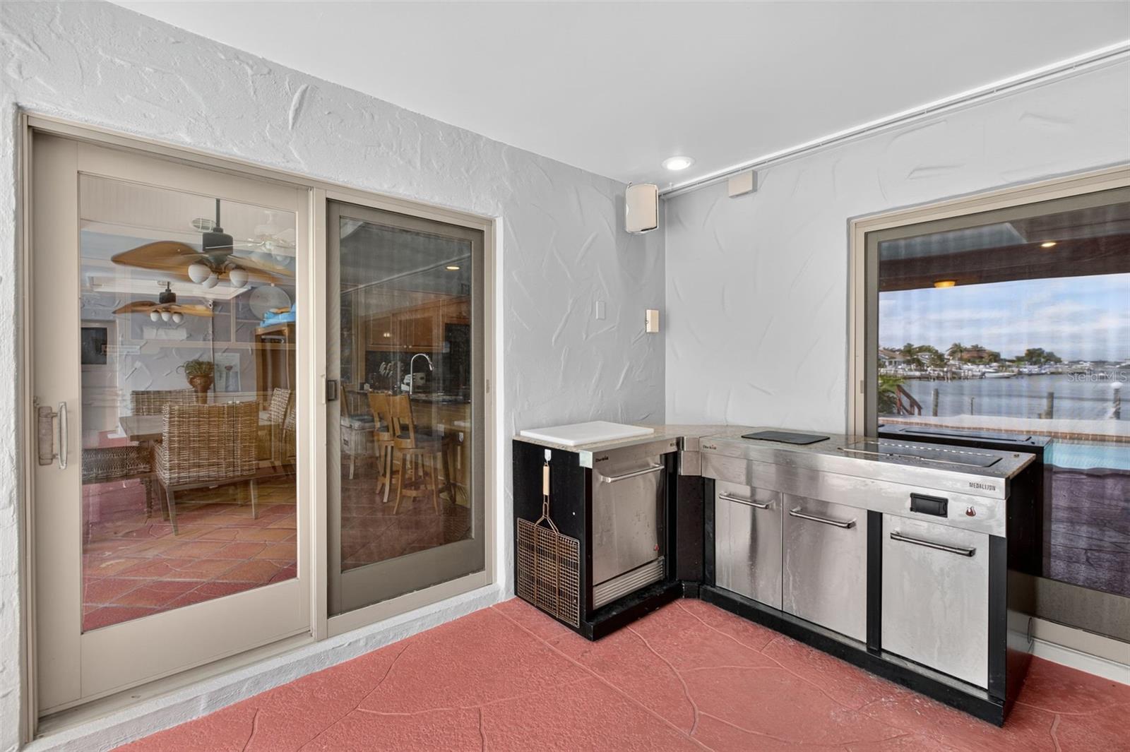 487 ISLAND WAY, CLEARWATER BEACH, FL, 33767