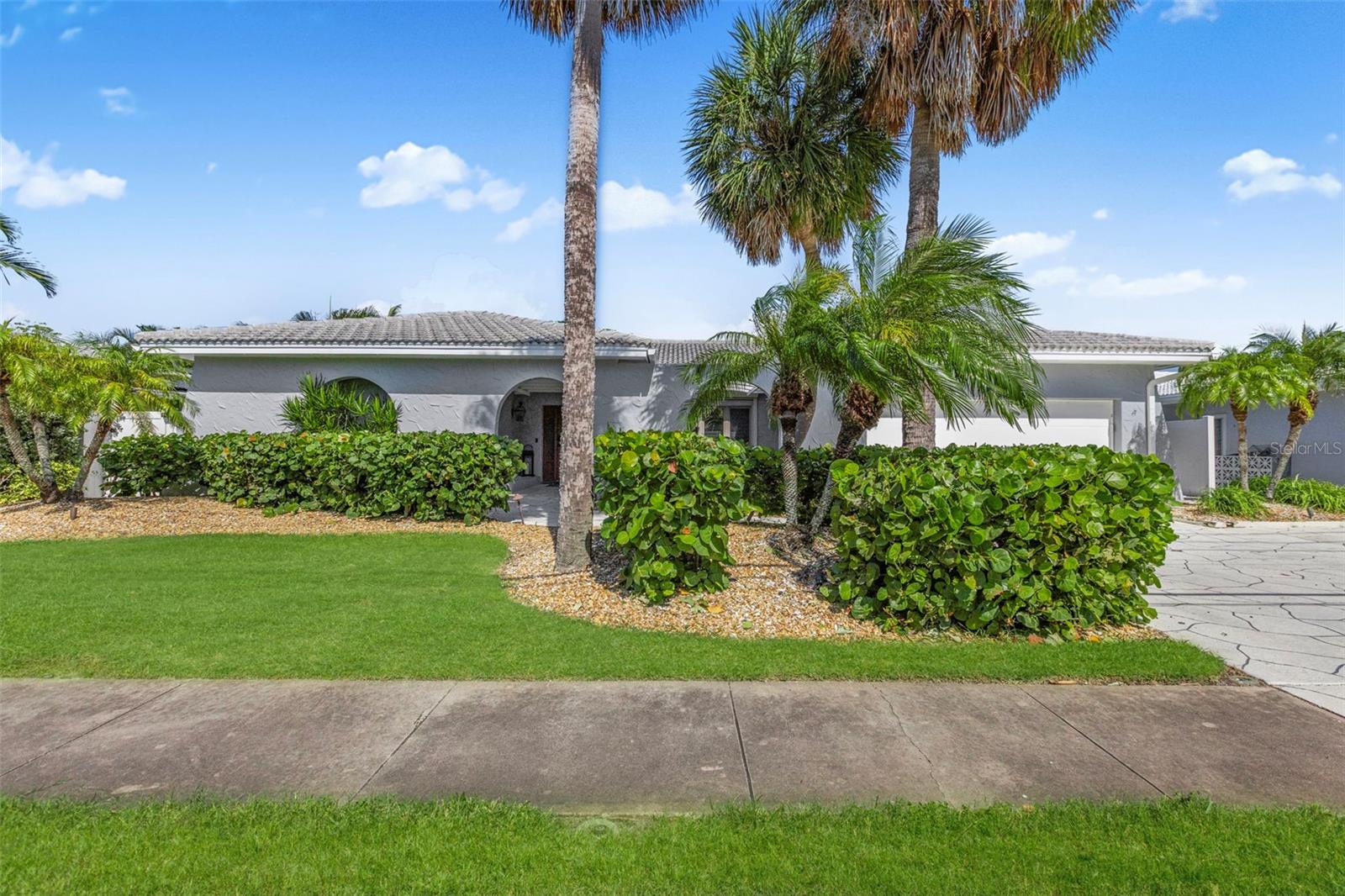 487 ISLAND WAY, CLEARWATER BEACH, FL, 33767