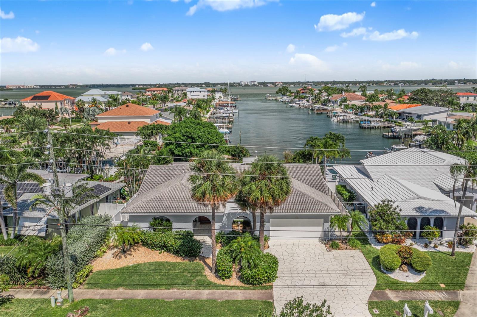487 ISLAND WAY, CLEARWATER BEACH, FL, 33767