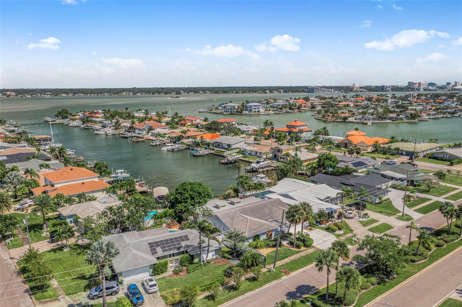 487 ISLAND WAY, CLEARWATER BEACH, FL, 33767