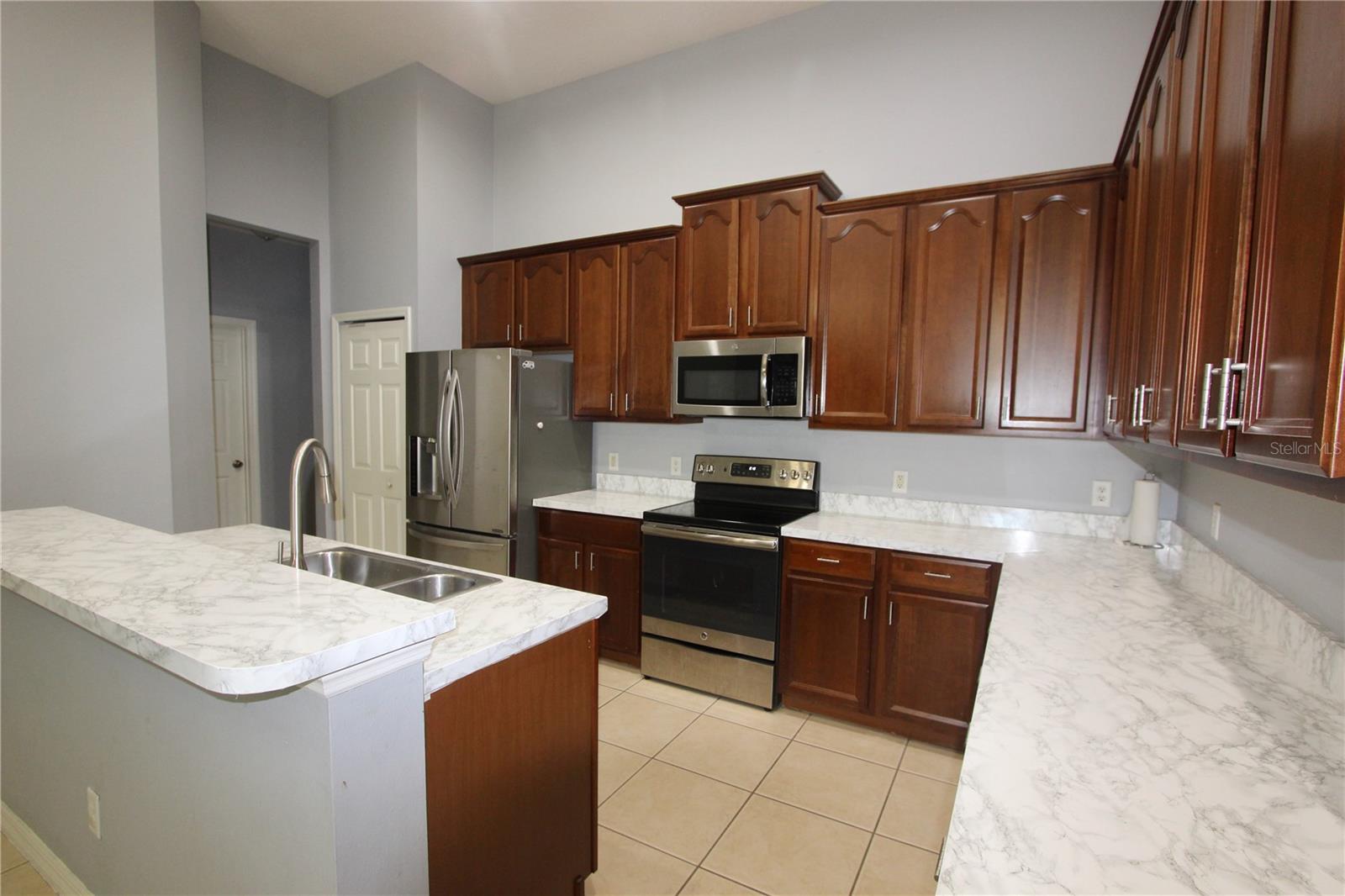 2424 POND COVE WAY, APOPKA, FL, 32712