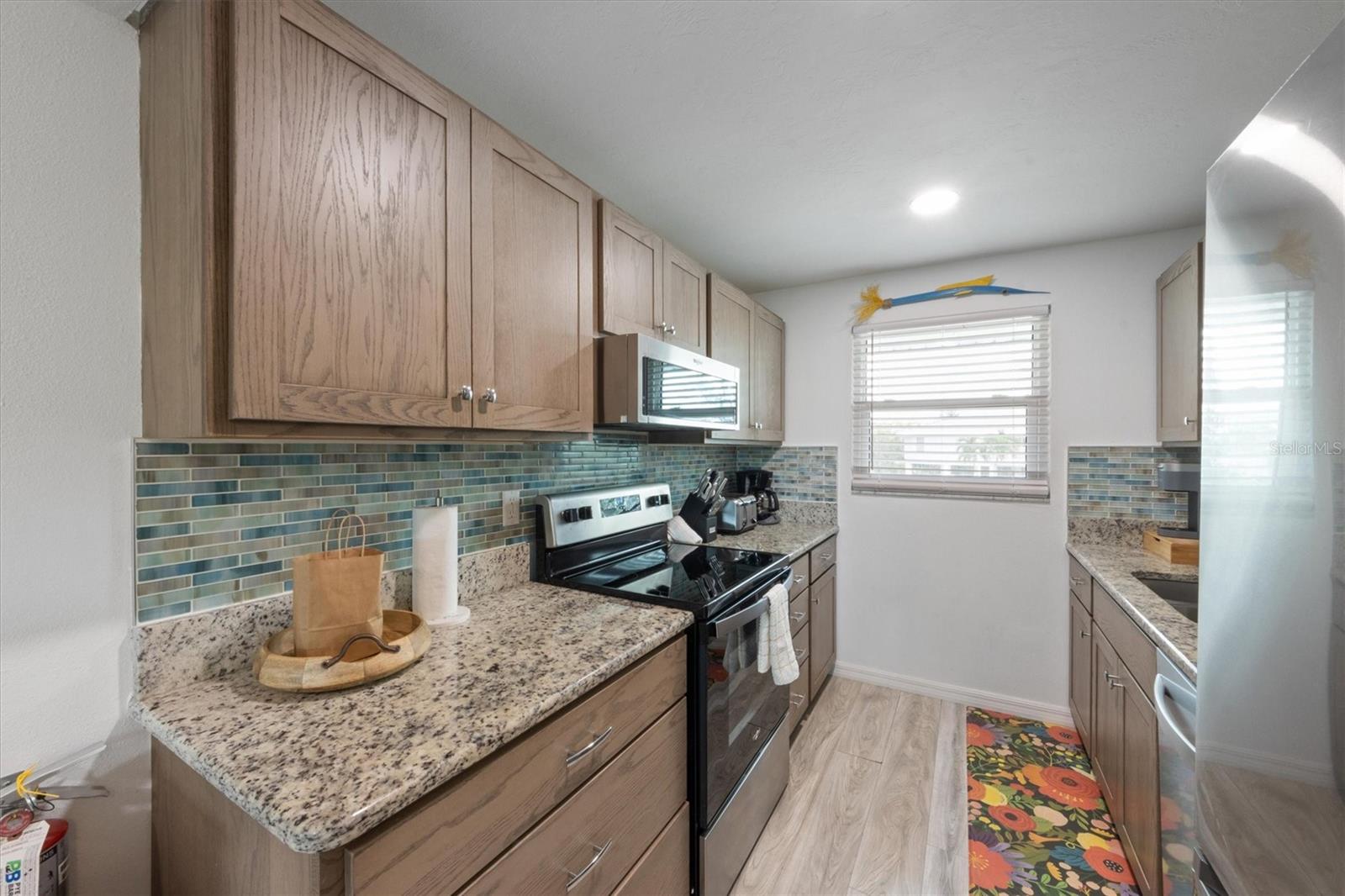 6808 PALM DR #B, HOLMES BEACH, FL, 34217