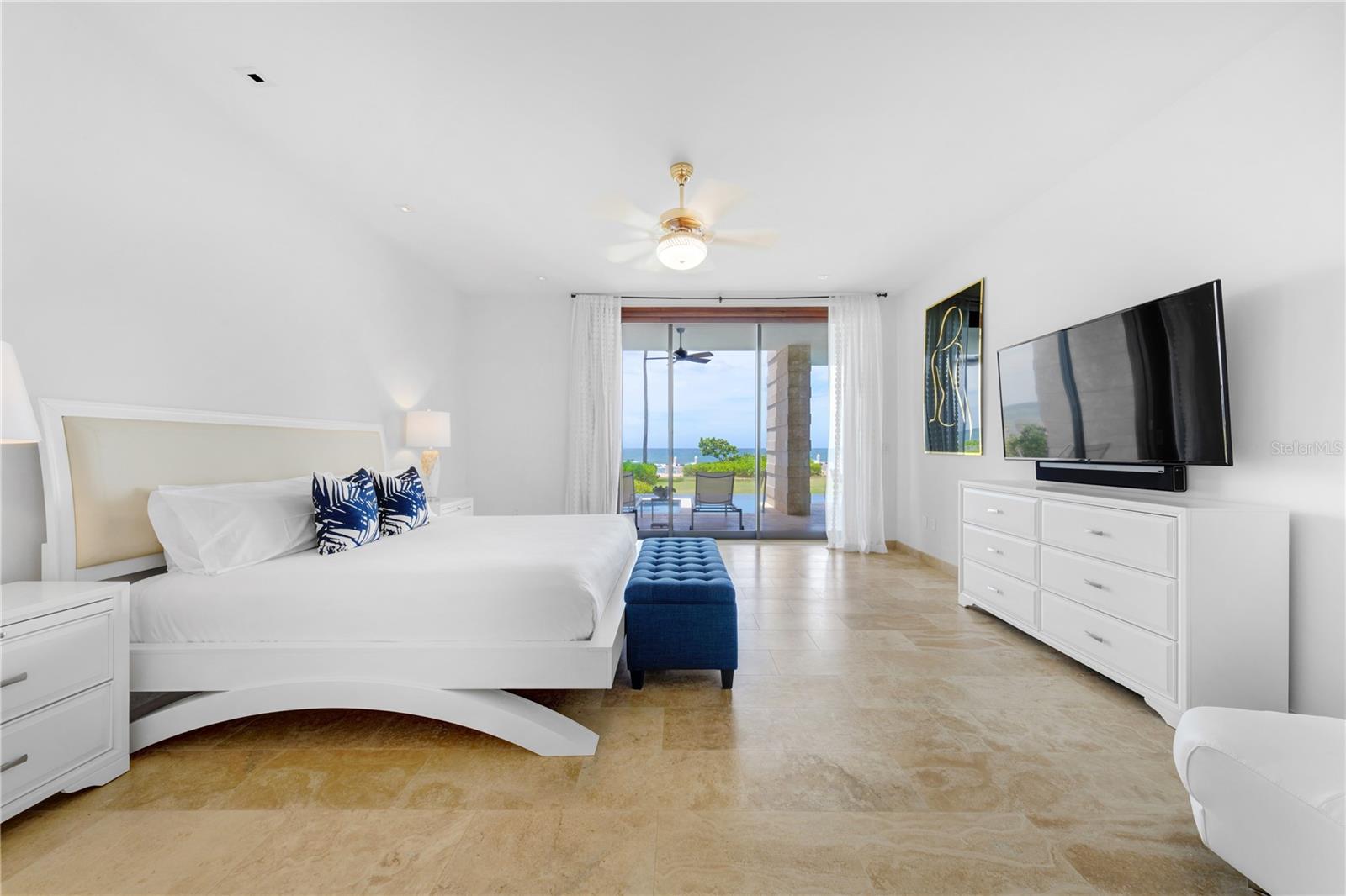 PR9115985 Property Photo