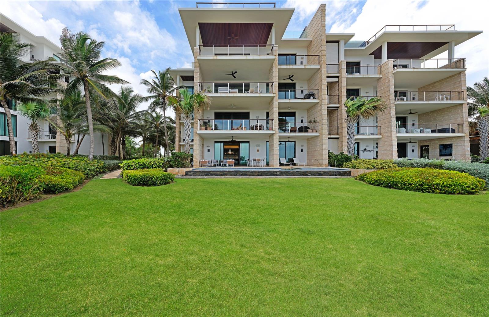 PR9115985 Property Photo