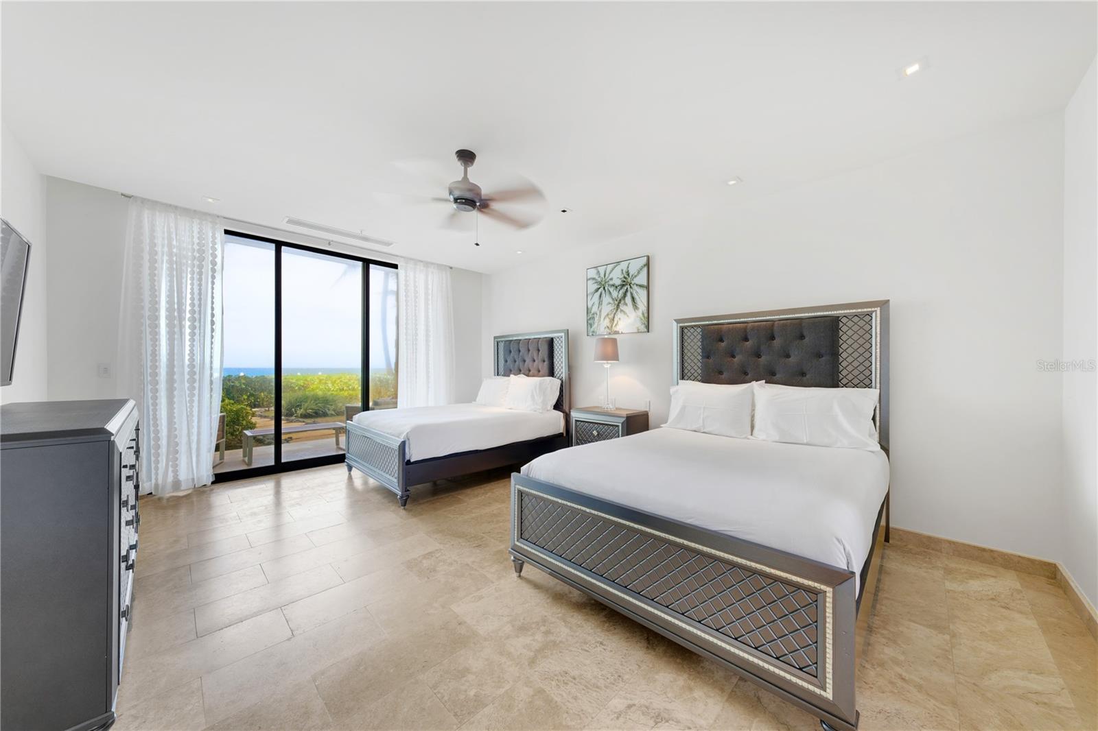 PR9115985 Property Photo