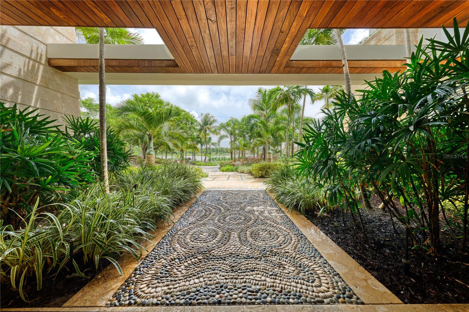 PR9115985 Property Photo