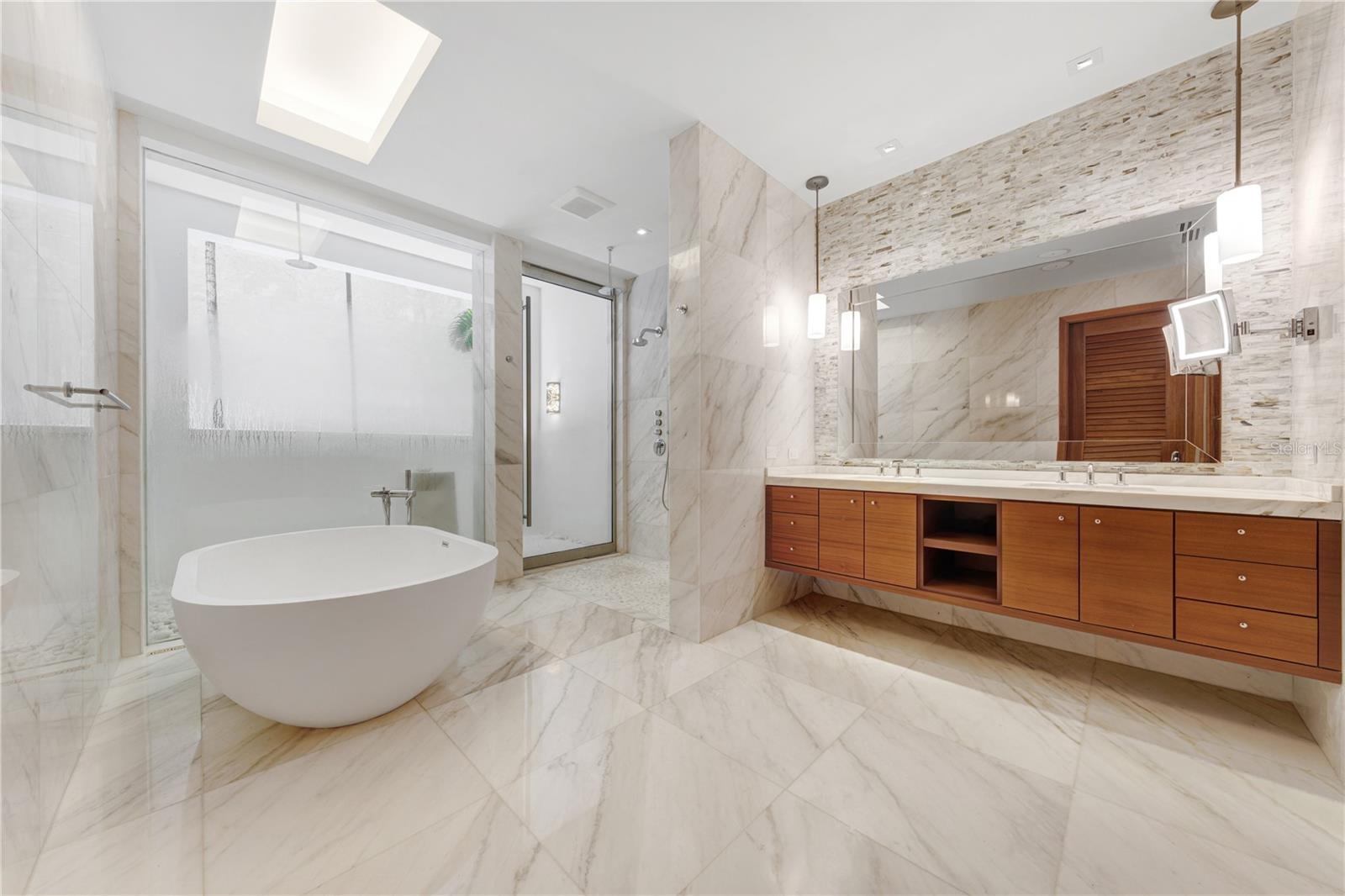 PR9115985 Property Photo