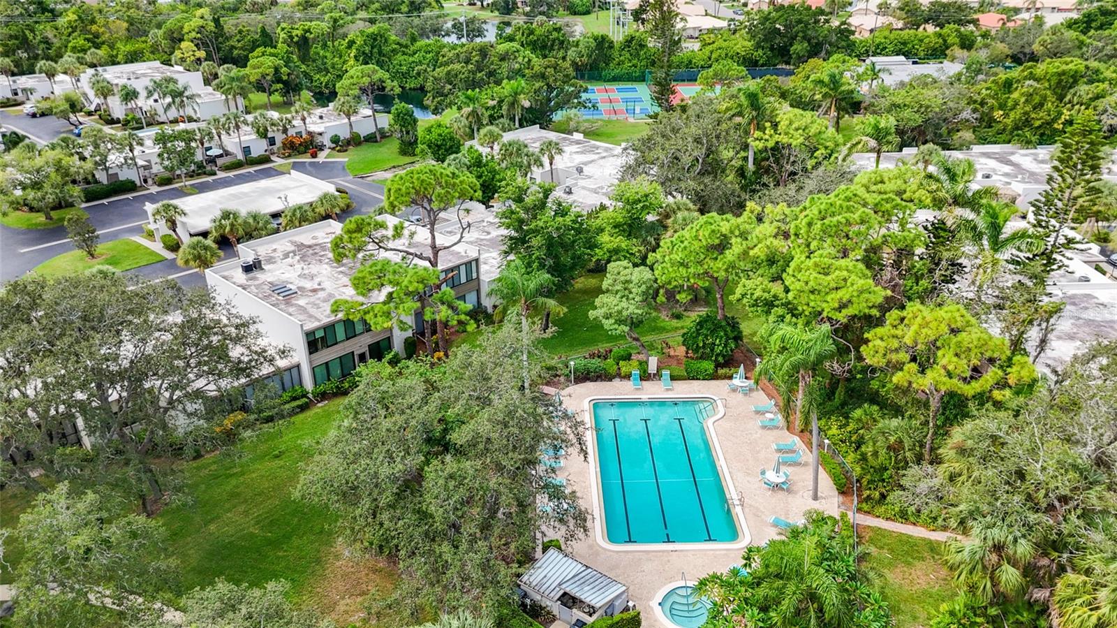 411 PALM TREE DR #411, BRADENTON, FL, 34210