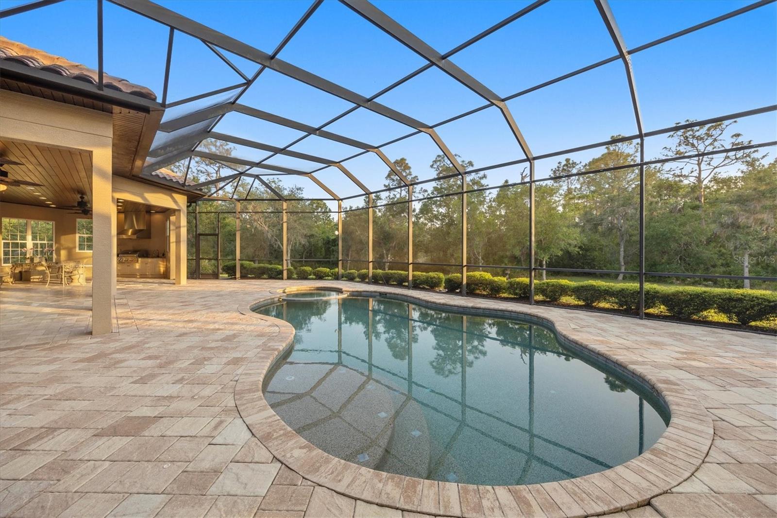 A4664701 Property Photo