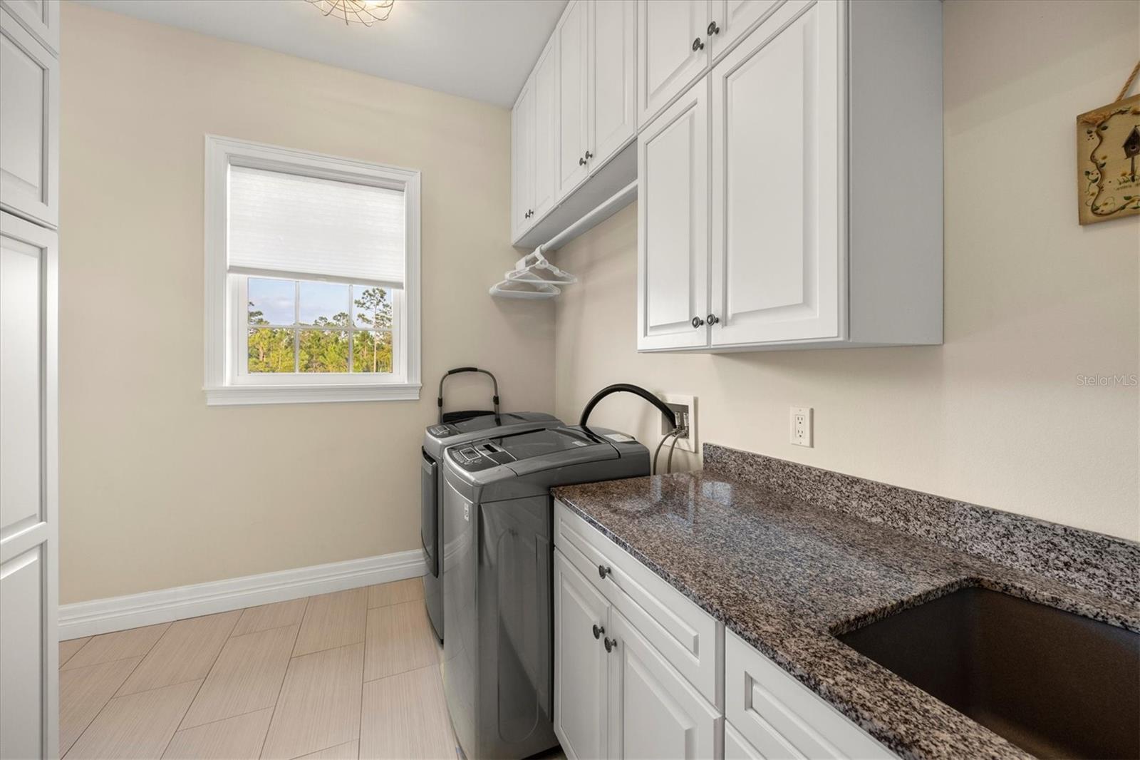 A4664701 Property Photo