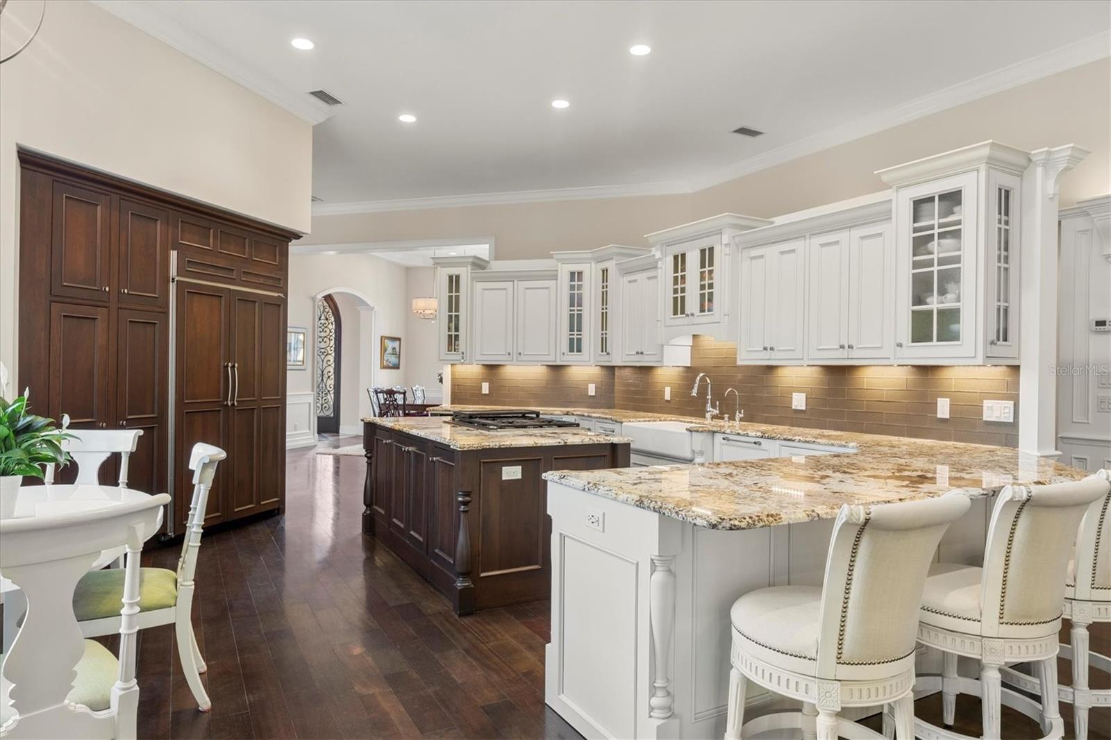 A4664701 Property Photo