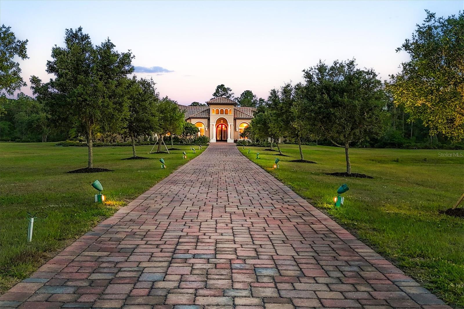 A4664701 Property Photo