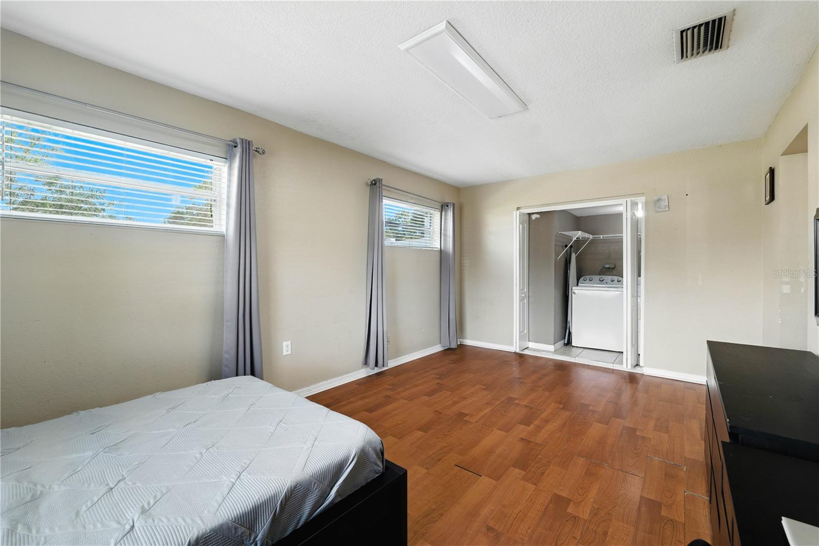 4802 N MENDENHALL DR, TAMPA, FL, 33603