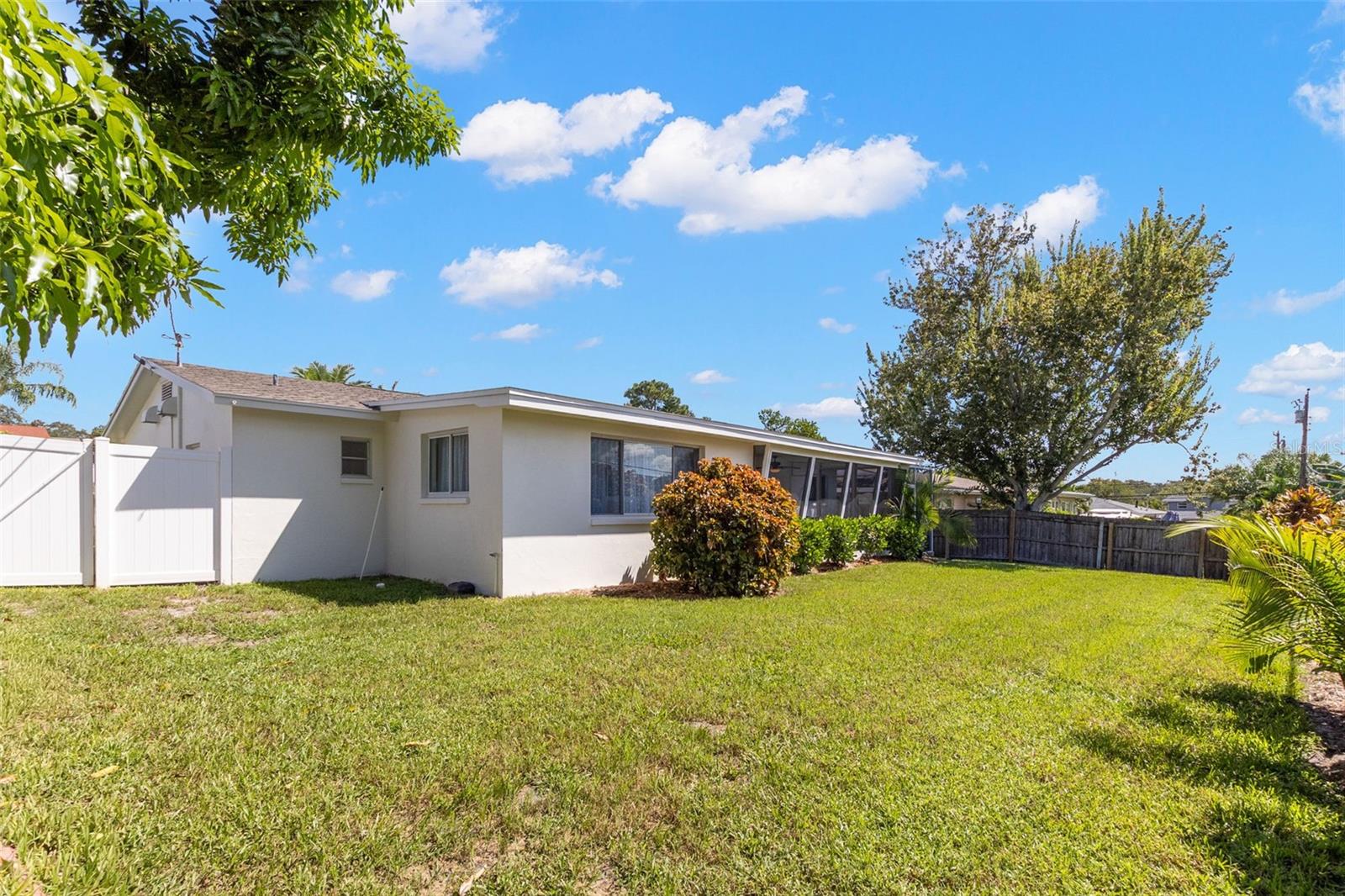 3488 SHADY BLUFFS DR, LARGO, FL, 33770
