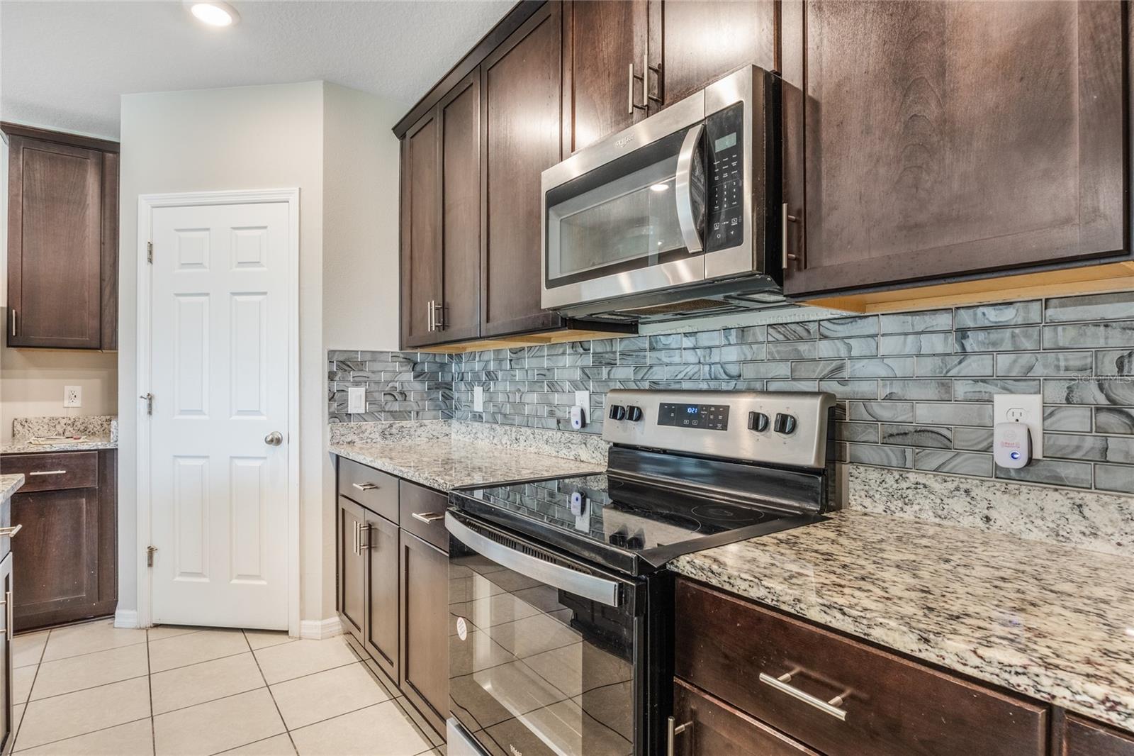 905 CAMBRIDGE DR, WINTER HAVEN, FL, 33881