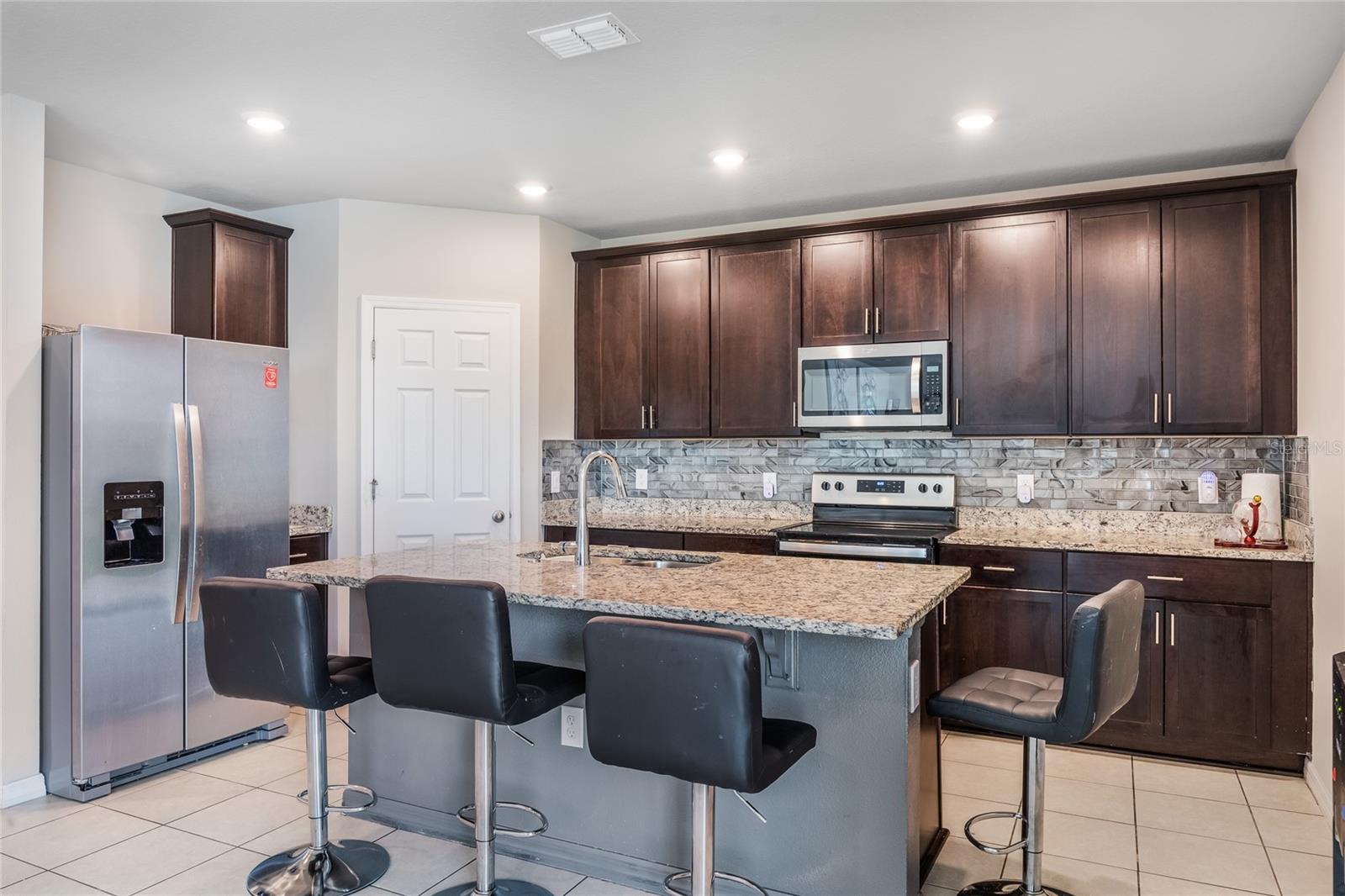 905 CAMBRIDGE DR, WINTER HAVEN, FL, 33881