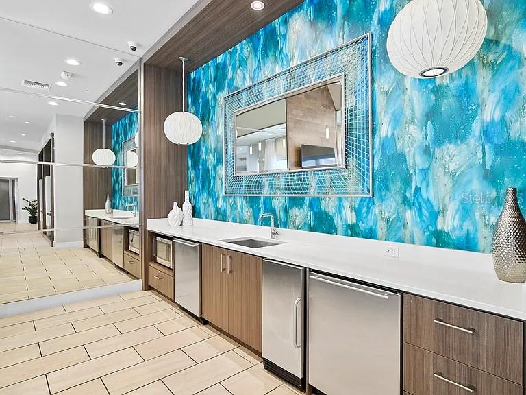 700 COCOANUT AVE #412, SARASOTA, FL, 34236