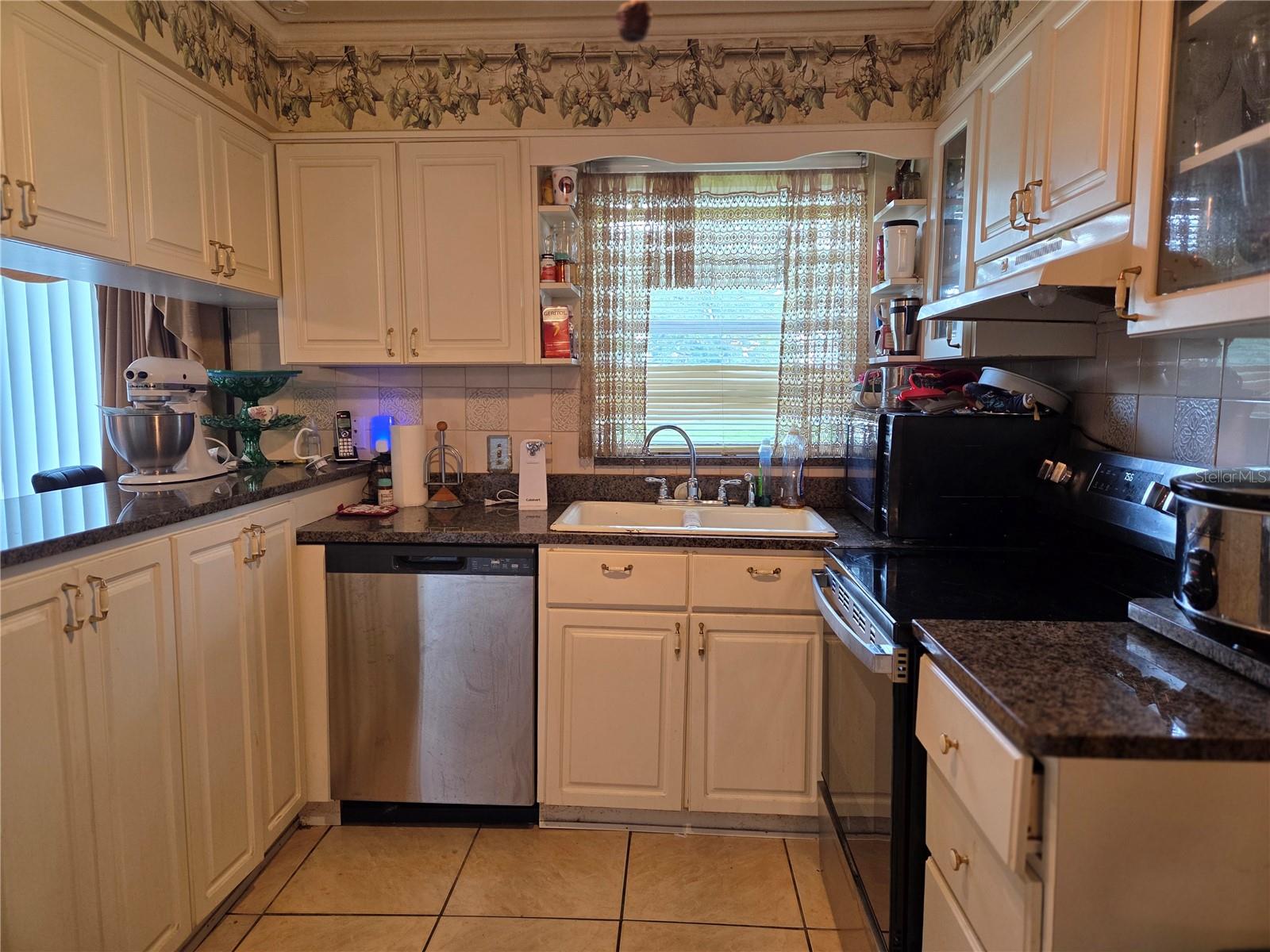 208 SW 3RD AVE, MULBERRY, FL, 33860