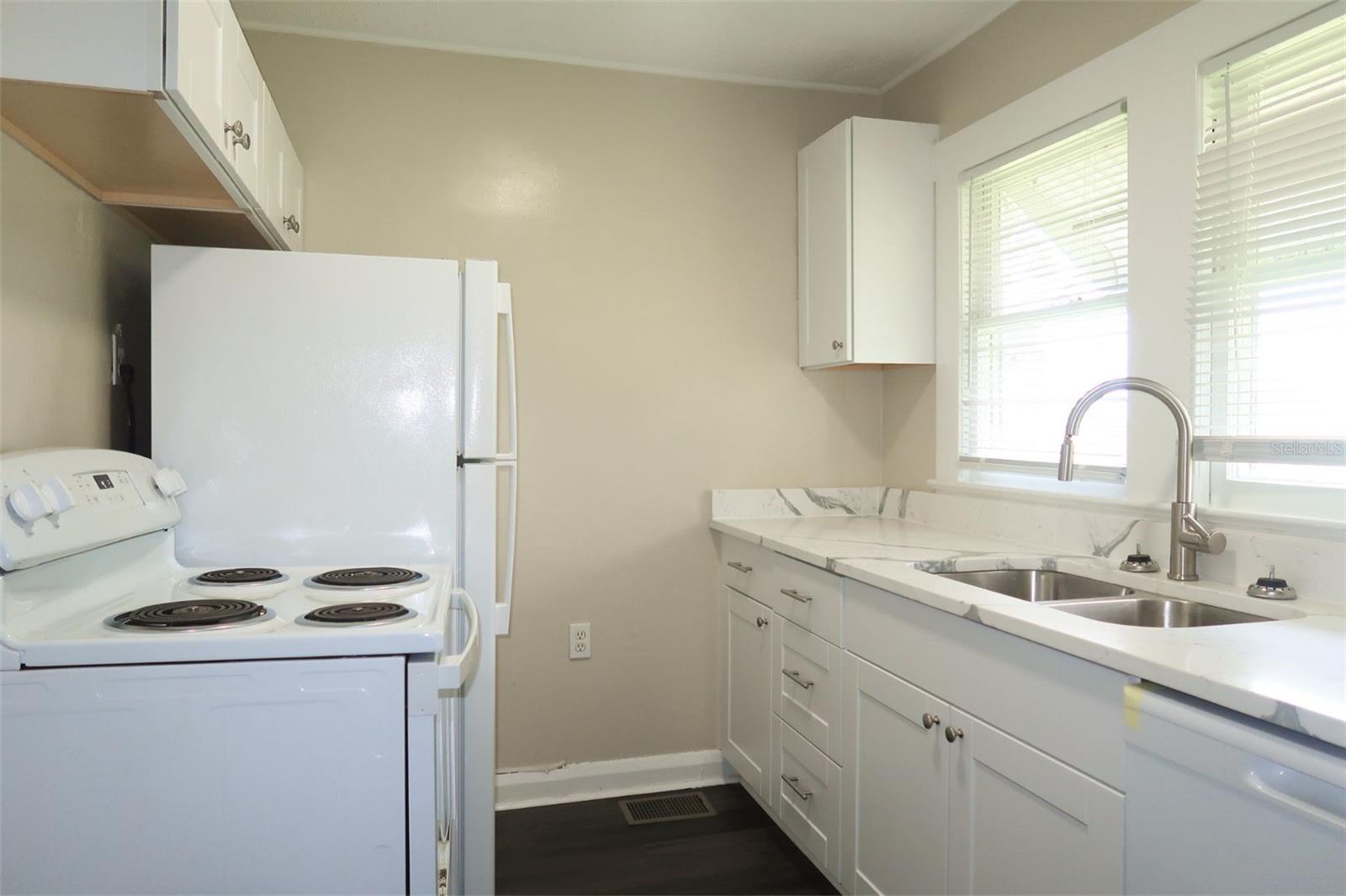 3207 E TRAPNELL RD, PLANT CITY, FL, 33566