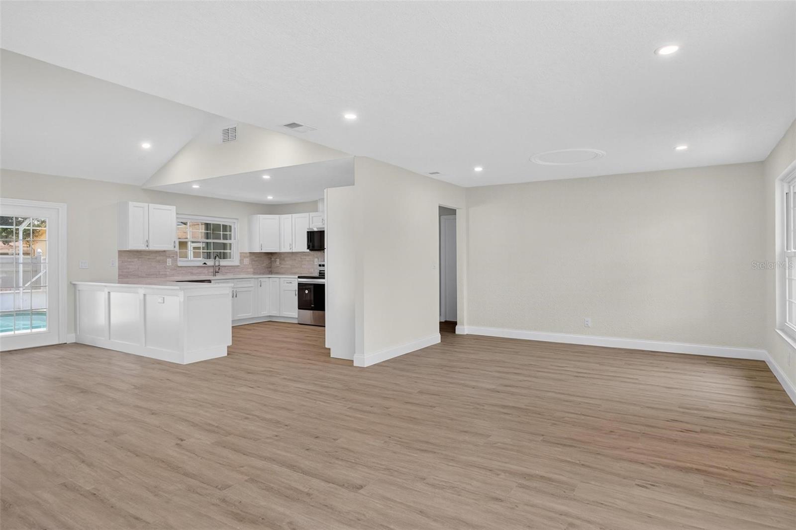 8 SHARON TER, ORMOND BEACH, FL, 32174