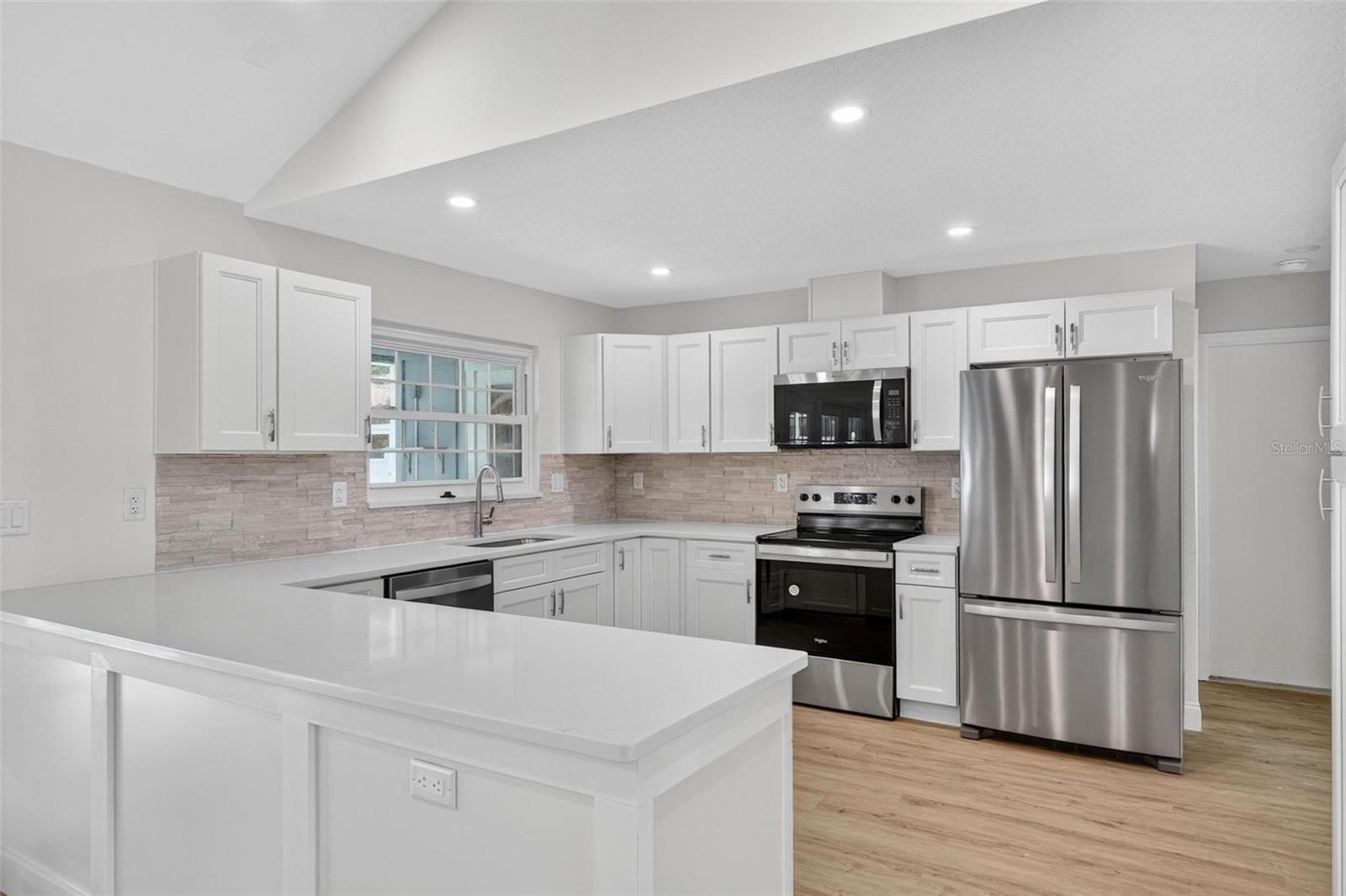 8 SHARON TER, ORMOND BEACH, FL, 32174