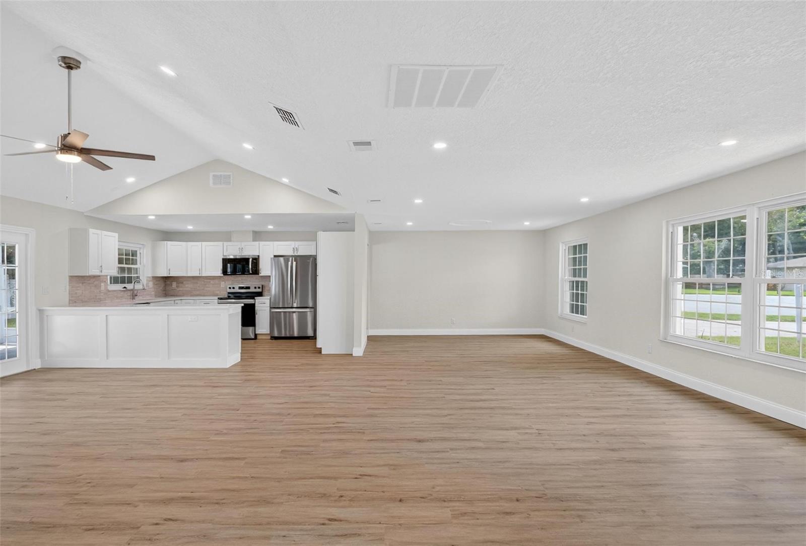 8 SHARON TER, ORMOND BEACH, FL, 32174