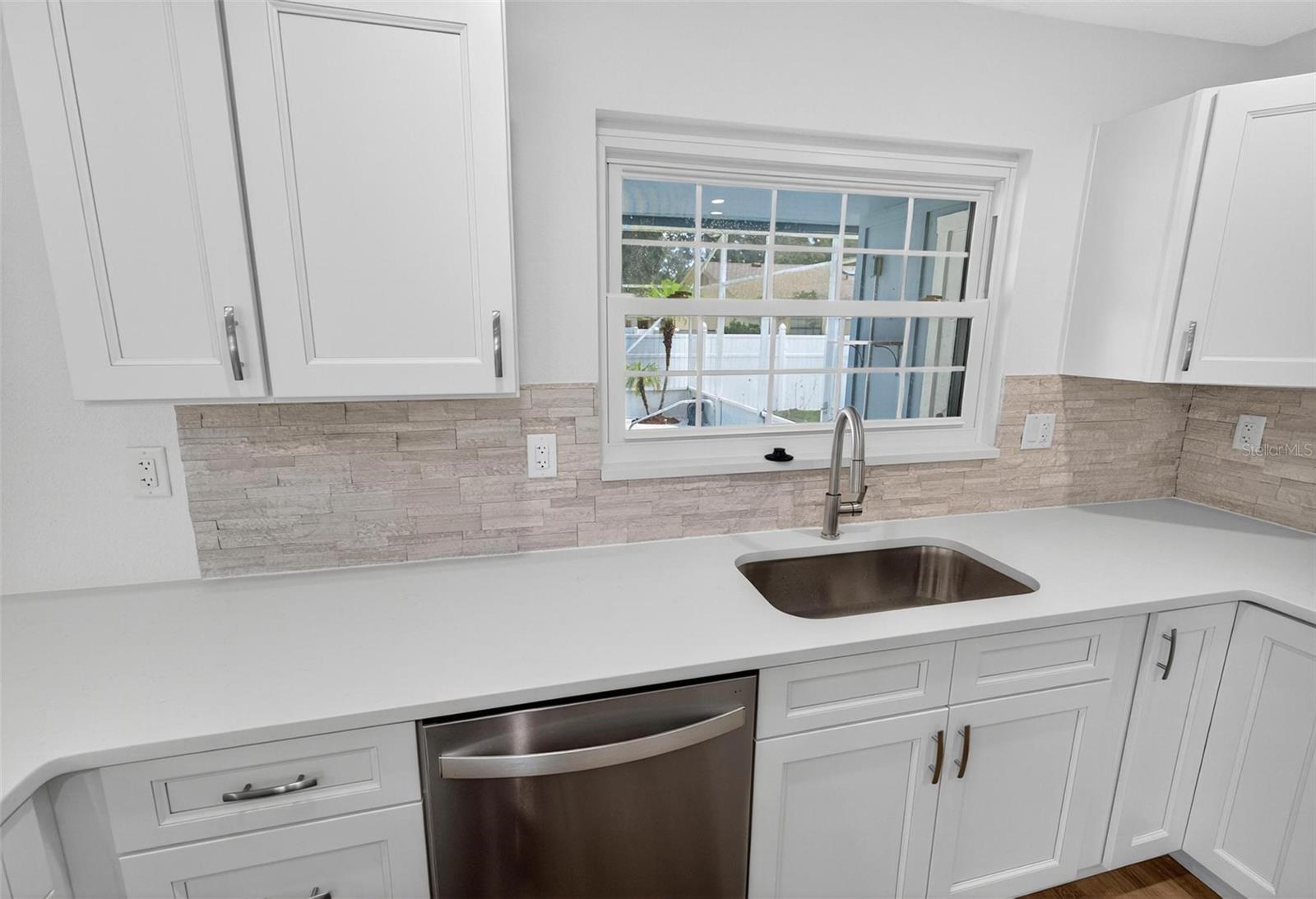 8 SHARON TER, ORMOND BEACH, FL, 32174