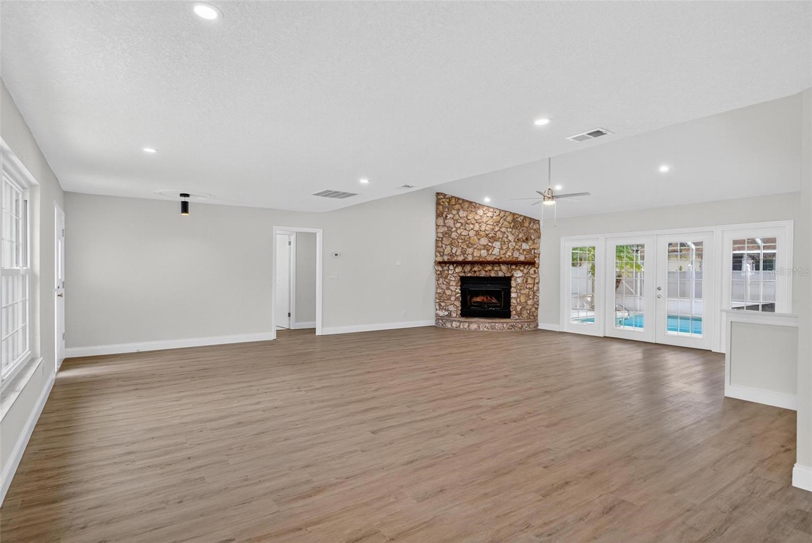 8 SHARON TER, ORMOND BEACH, FL, 32174