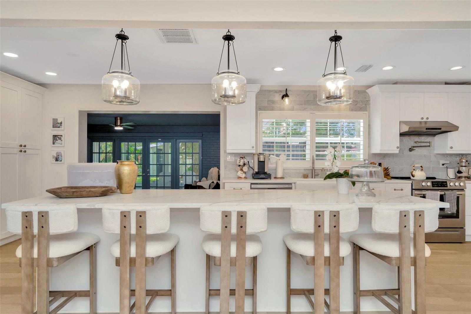 709 S HIMES AVE, TAMPA, FL, 33609