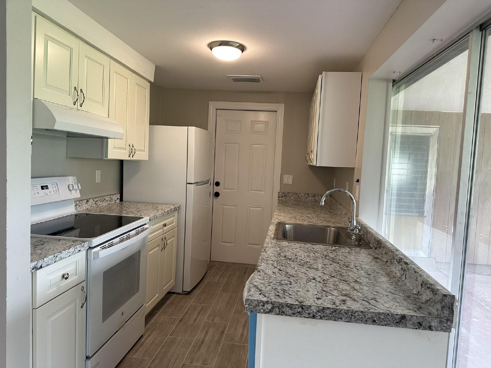 2330 LEE TER, PORT CHARLOTTE, FL, 33952