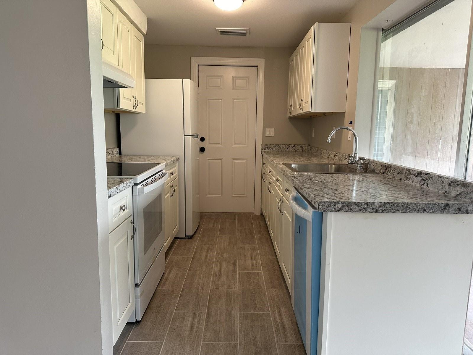 2330 LEE TER, PORT CHARLOTTE, FL, 33952