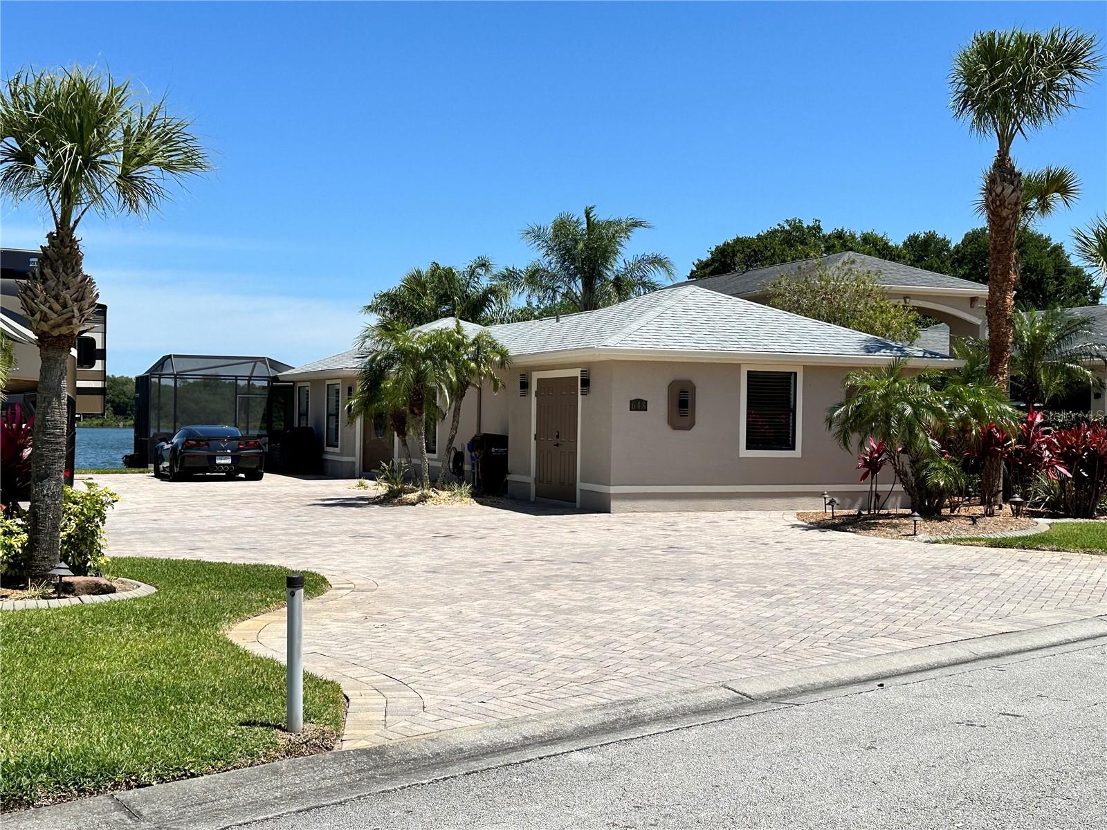 648 MEANDERING WAY, POLK CITY, FL, 33868