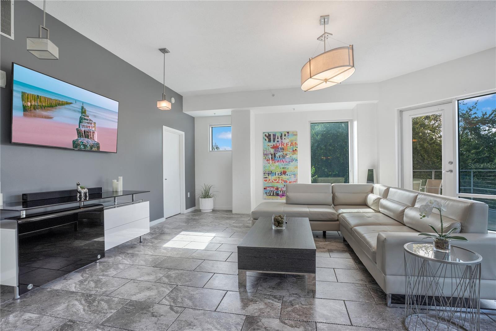 525 E JACKSON ST #302, ORLANDO, FL, 32801